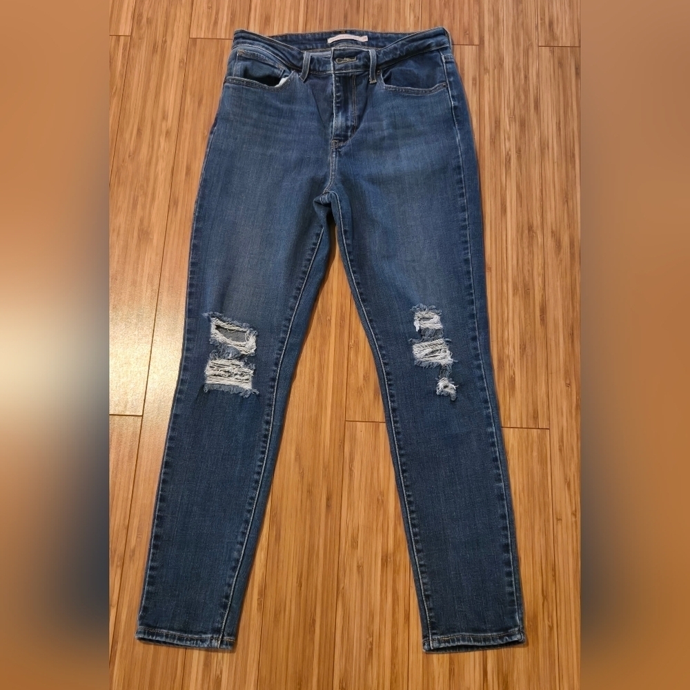 Levis Distressed 721 High Rise Blue Jeans